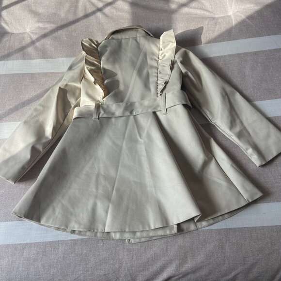 EUC Tahari Stylish Beige Ruffle Trench Coat with Belt Girls Sz XS (4) - Picture 6 of 6